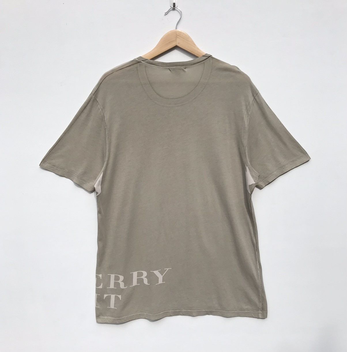 Burberry Burberry Brit Tee Spellout Burberry Brit Luxury Size US L / EU 52-54 / 3 - 2 Thumbnail