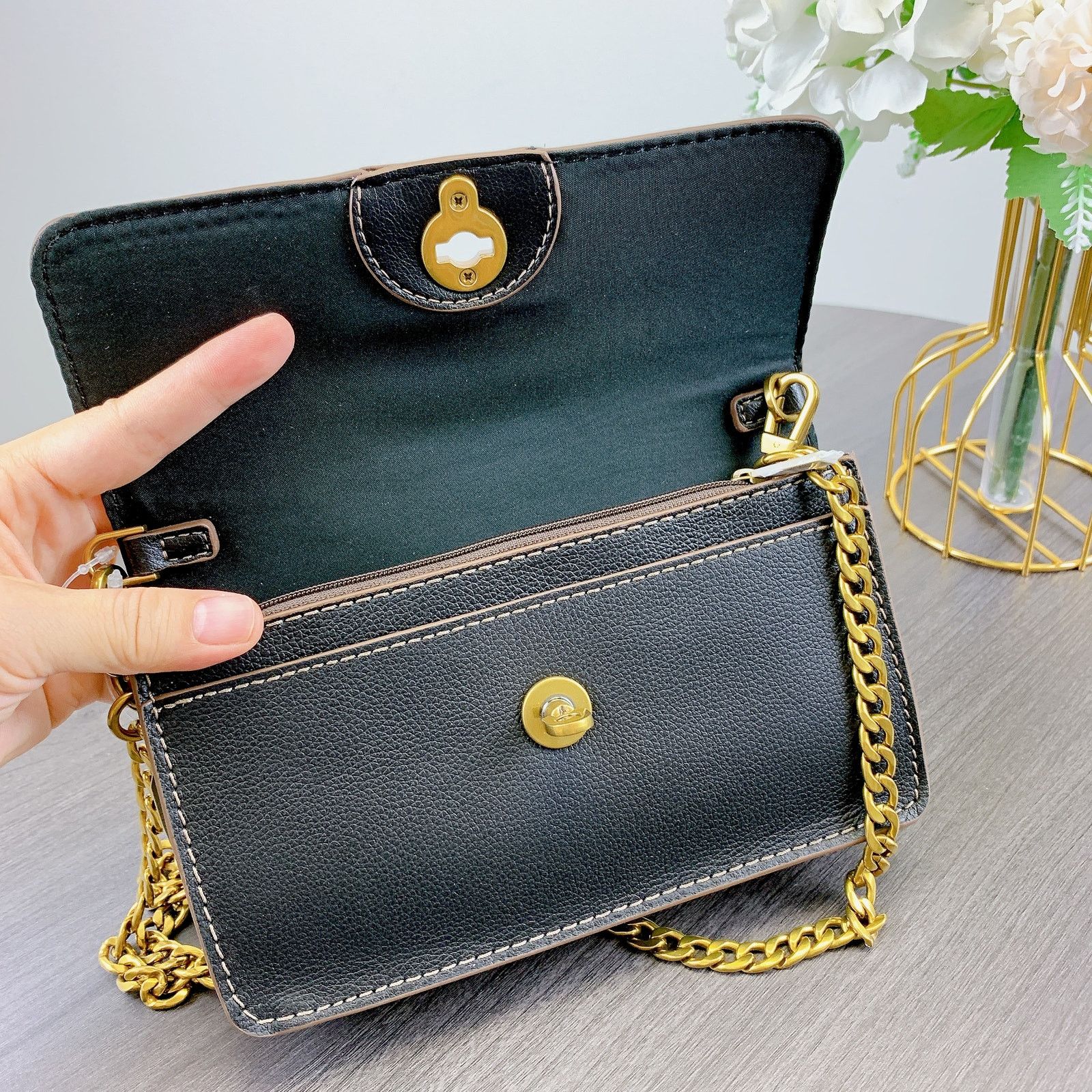 Fossil Fossil SHB3152001 Ainsley Wallet Crossbody IN Black Size ONE SIZE - 8 Thumbnail