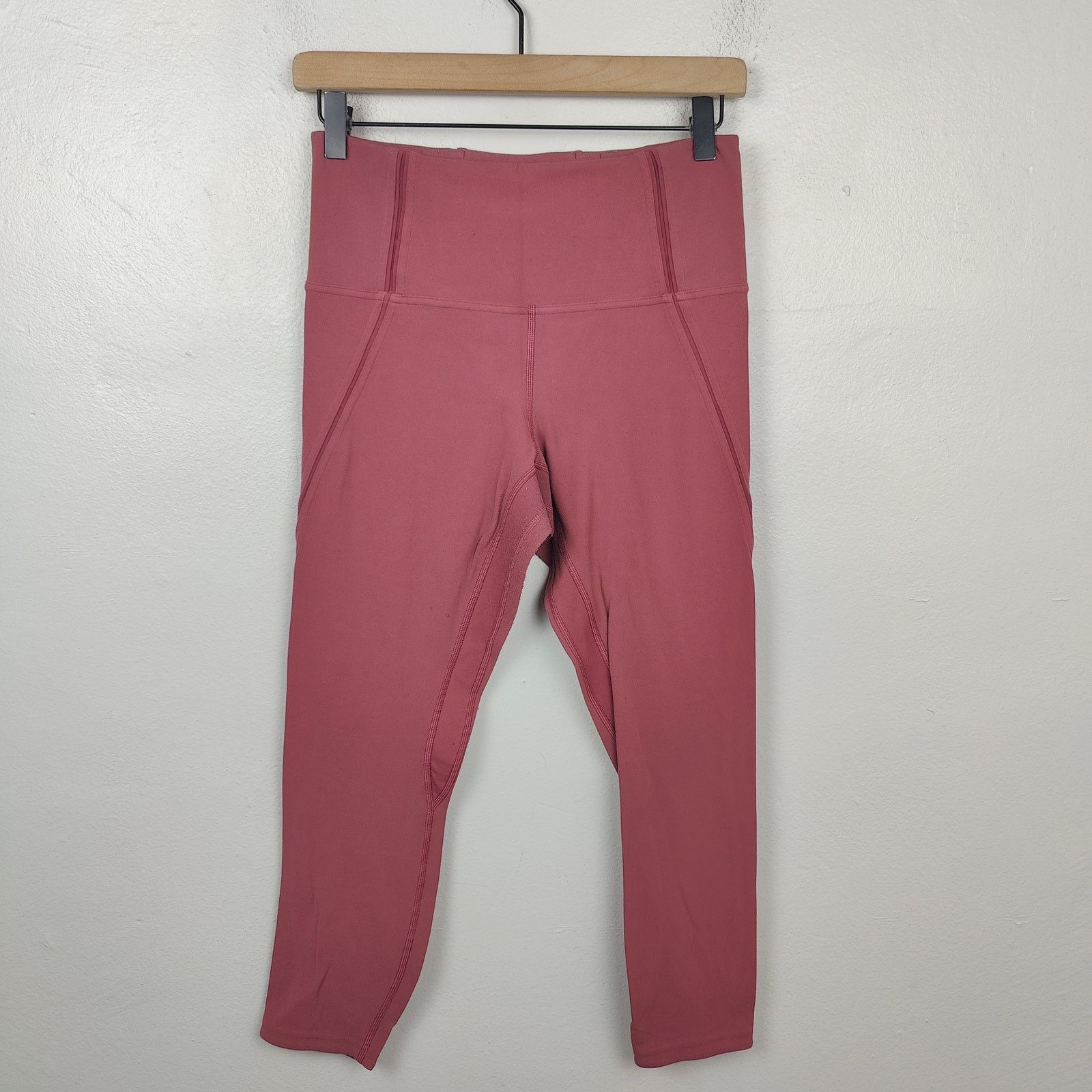 Lululemon Lululemon Nulu Mesh Panels High-Rise Tight 25" 8 Mulled Wine Size 30" / US 8 / IT 44 - 1 Thumbnail