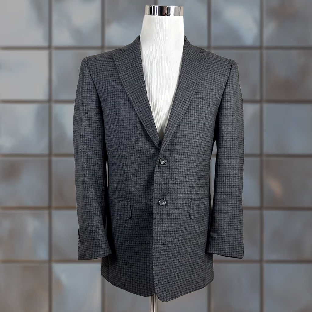 Jos. A. Bank Jos. A. Bank Sport Coat Gray Plaid 40R Wool Two-Button Double-Vented Jacket Men Regular Size US XS / EU 42 / 0 - 1 Thumbnail