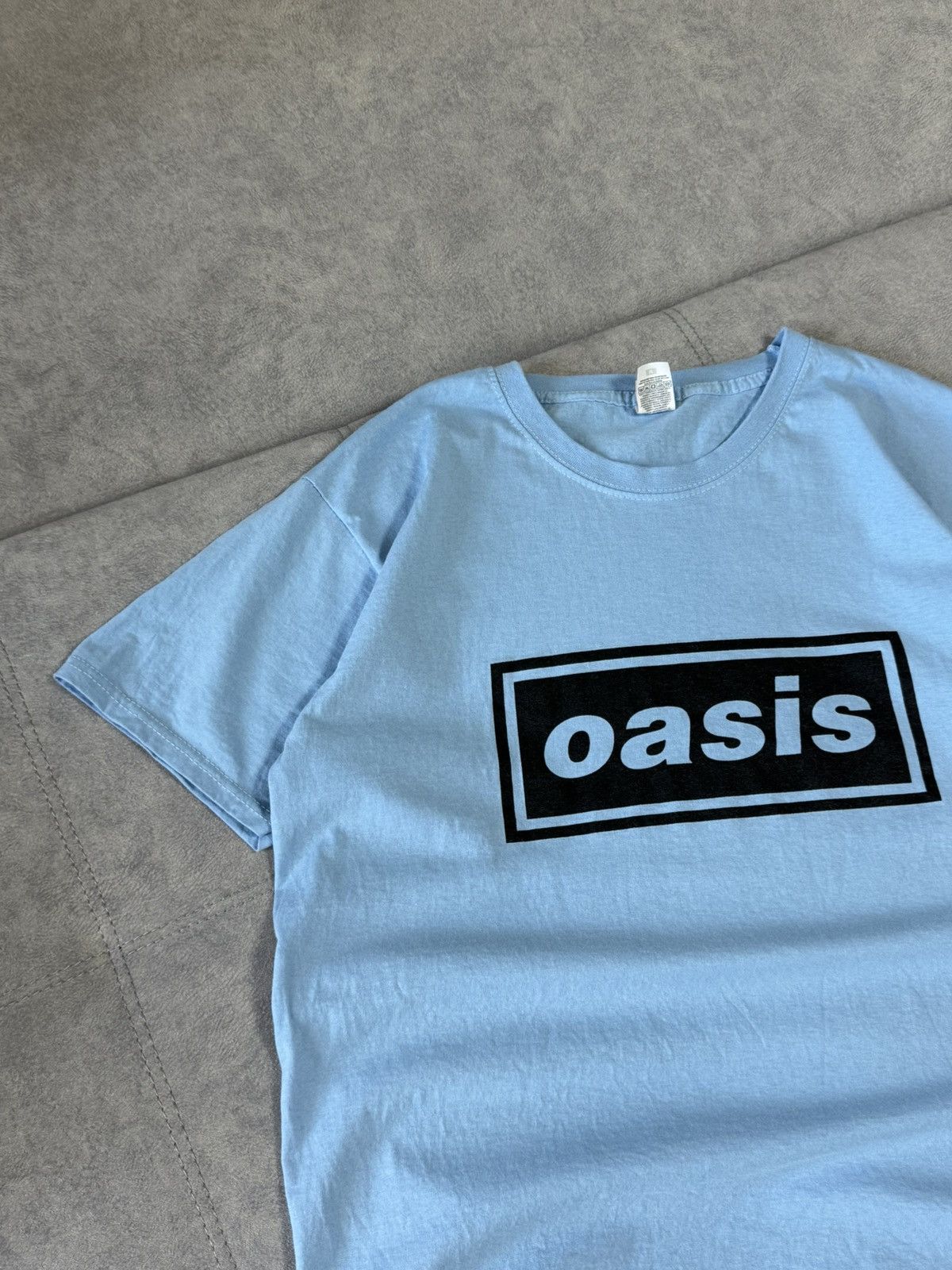 Band Tees Oasis Definitely Maybe Blue Box Logo T-Shirt Men's M Size Size US M / EU 48-50 / 2 - 5 Thumbnail