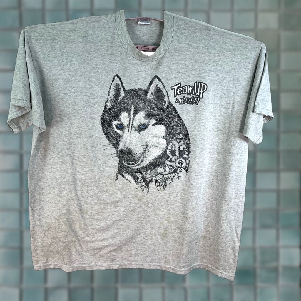 Fruit Of The Loom Vintage Husky Sled Dogs T-Shirt Men 3XL Gray 90s Dog USA Rare Graphic Tee Size US XXL / EU 58 / 5 - 1 Thumbnail