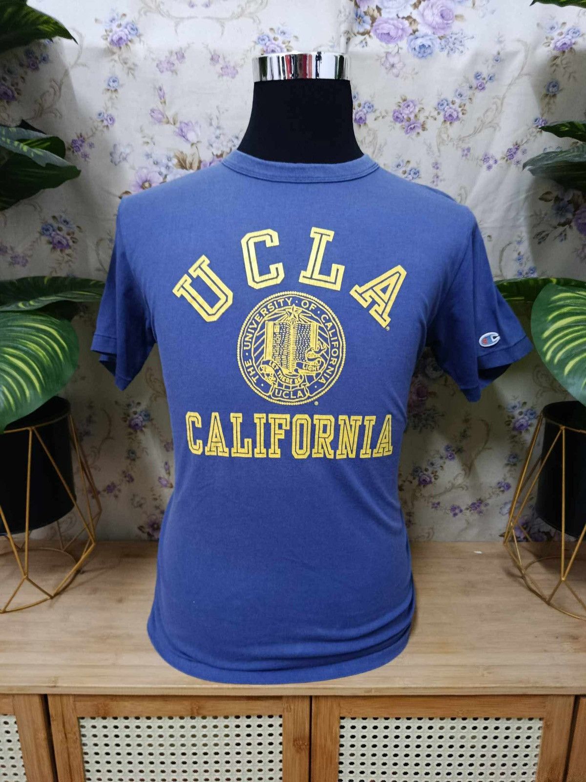 Champion Rare vintage 50s collabration Champion x UCLA tee Size US M / EU 48-50 / 2 - 1 Thumbnail