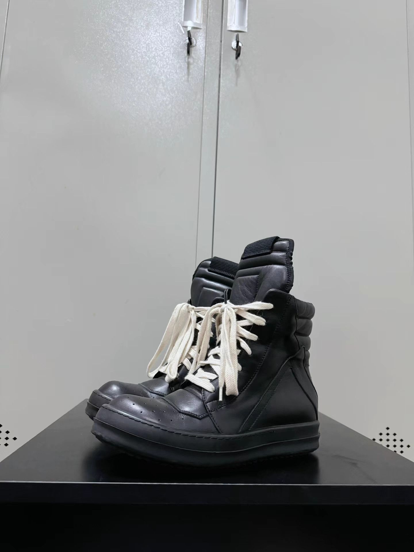 Rick Owens Rick Owens black "Reverse Triangle" sneakers Size US 5 / IT 35 - 1 Thumbnail
