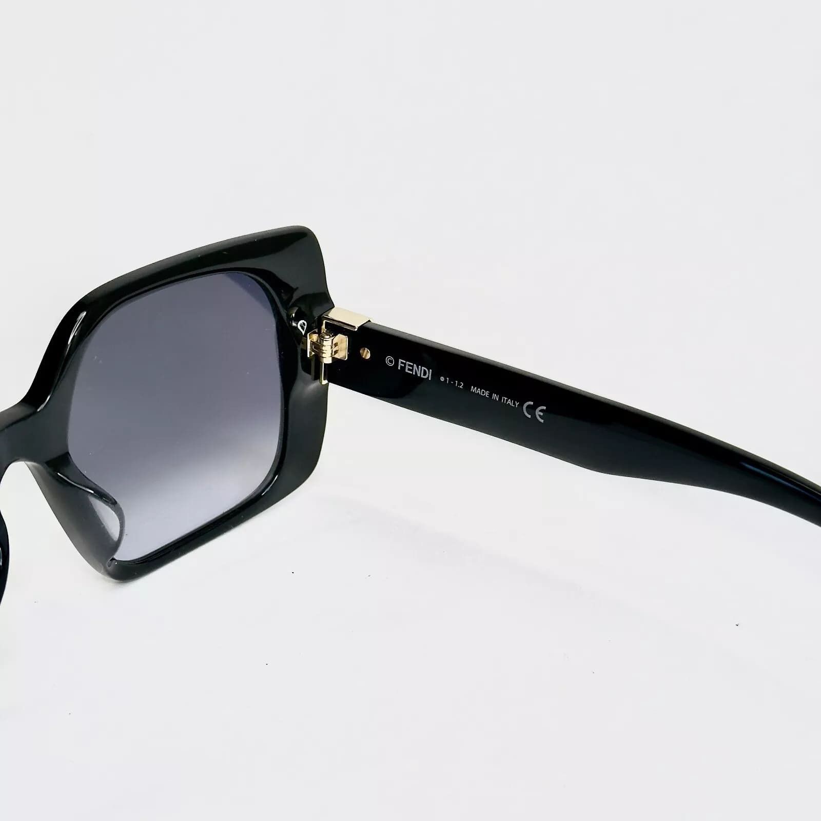Fendi FENDI FIRST 40036 Black Logo Fashion Sunglasses FE40036U 01W Size ONE SIZE - 6 Thumbnail