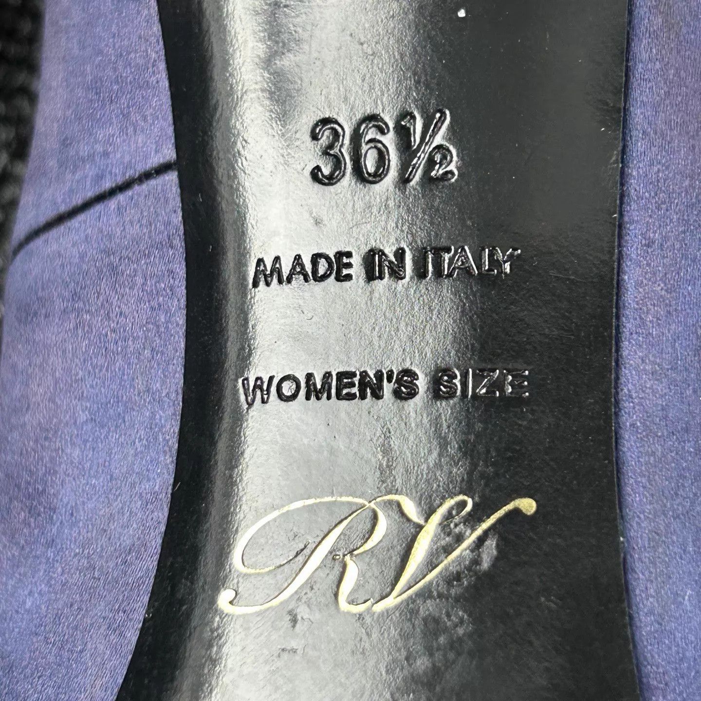 Roger Vivier Roger Vivier Purple Satin Crystal Buckle Heels 36.5 Size US 6 / IT 36 - 7 Thumbnail