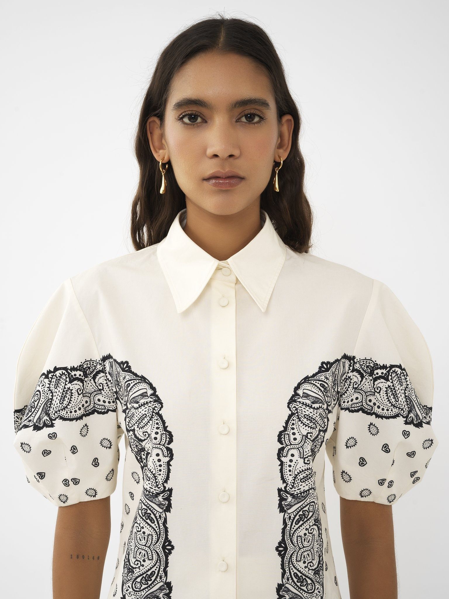 Chloe o1y0825 Patterned Shirt in Ivory/Black Size S / US 4 / IT 40 - 2 Thumbnail