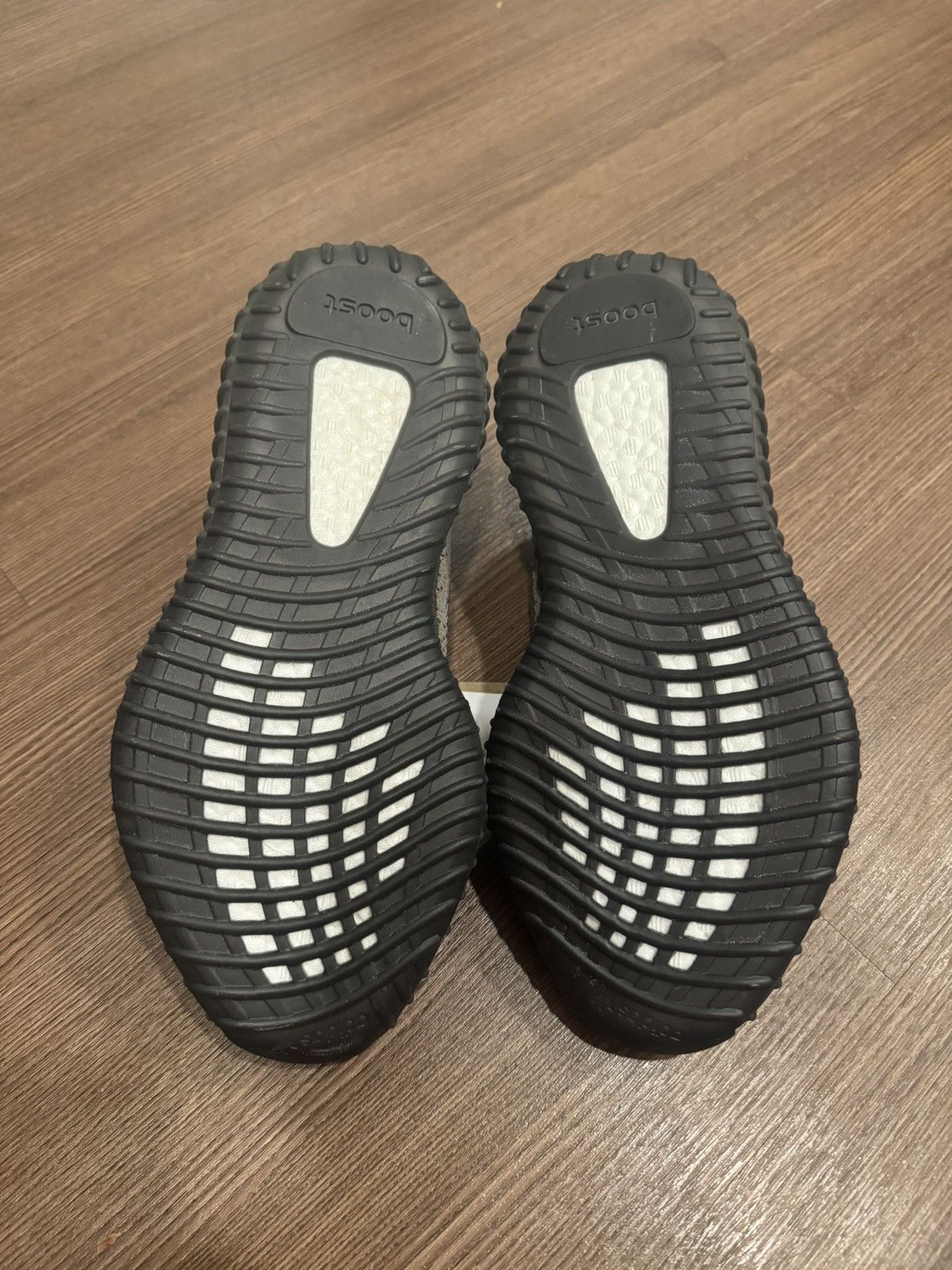 Adidas × Kanye West Yeezy Boost 350 V2 Beluga Size US 8.5 / EU 41-42 - 8 Thumbnail