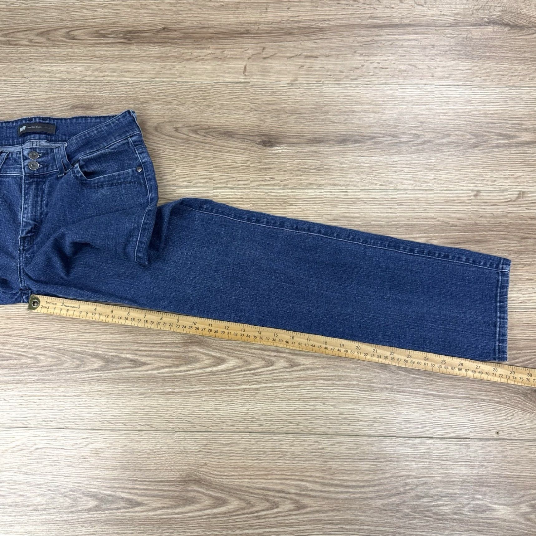 Levi's Levi's Jeans Womens 10M Mid Rise Skinny Blue Denim Pockets Double Button Flap Pockets Size 32" / US 10 / IT 46 - 7 Thumbnail