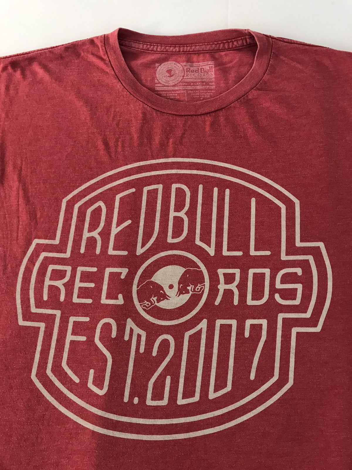 Red Bull Red Bull Record Big Logo Printed Tee T-shirt Unisex Wear Size US XL / EU 56 / 4 - 4 Thumbnail