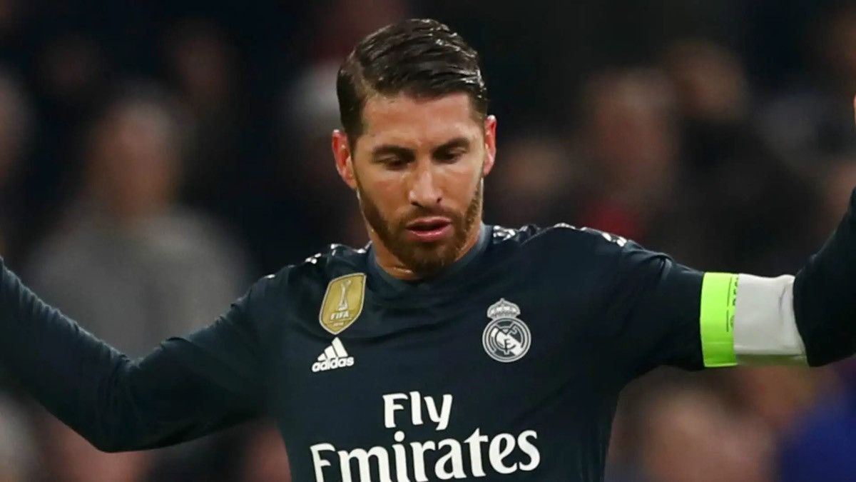 Adidas Real Madrid 18/19 player issue L/S away #4 Sergio ramos Size US M / EU 48-50 / 2 - 11 Thumbnail