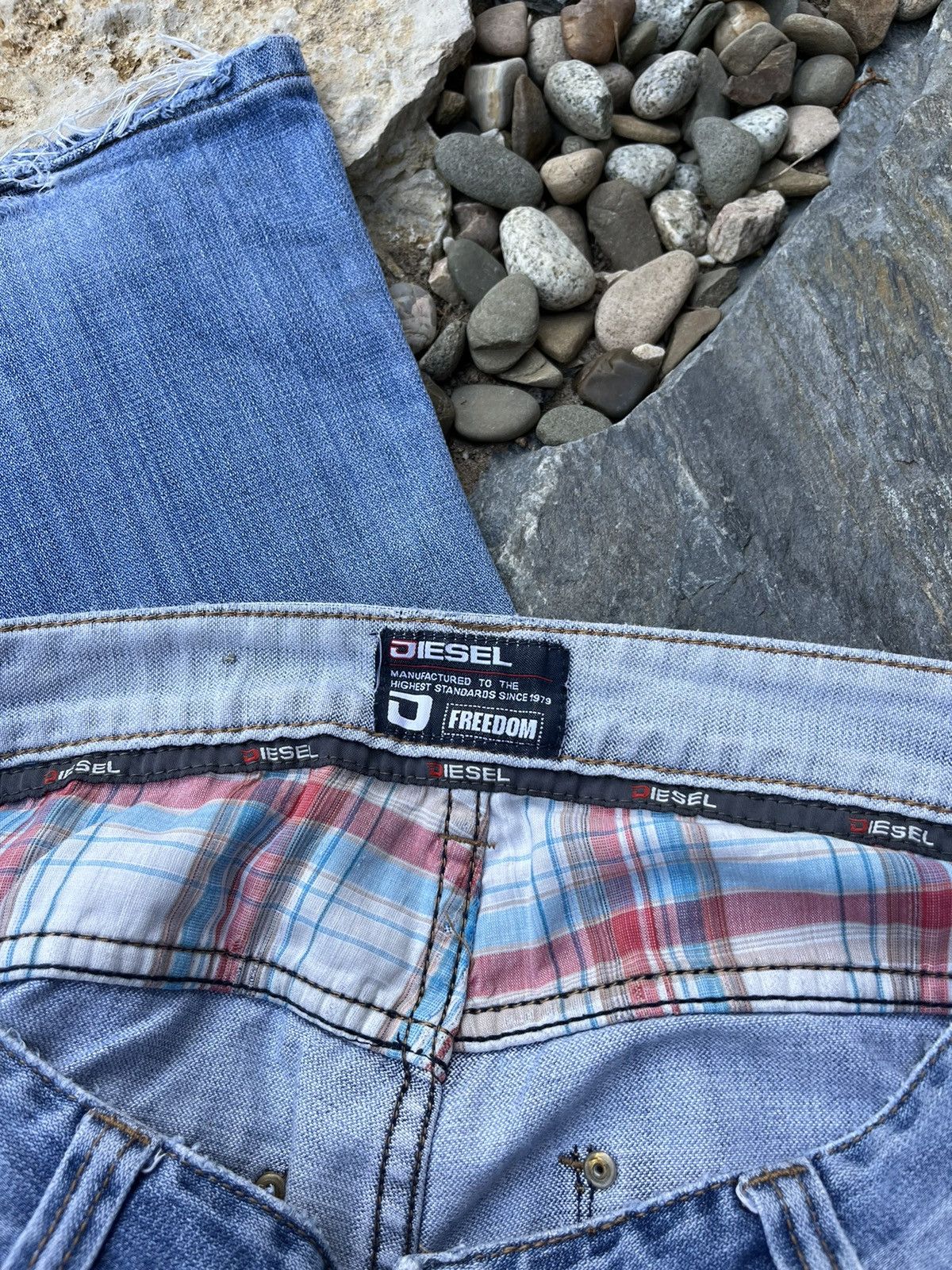 Diesel × Vintage Vintage Diesel freedom y2k baggy distressed thrashed jeans Size US 34 / EU 50 - 22 Thumbnail