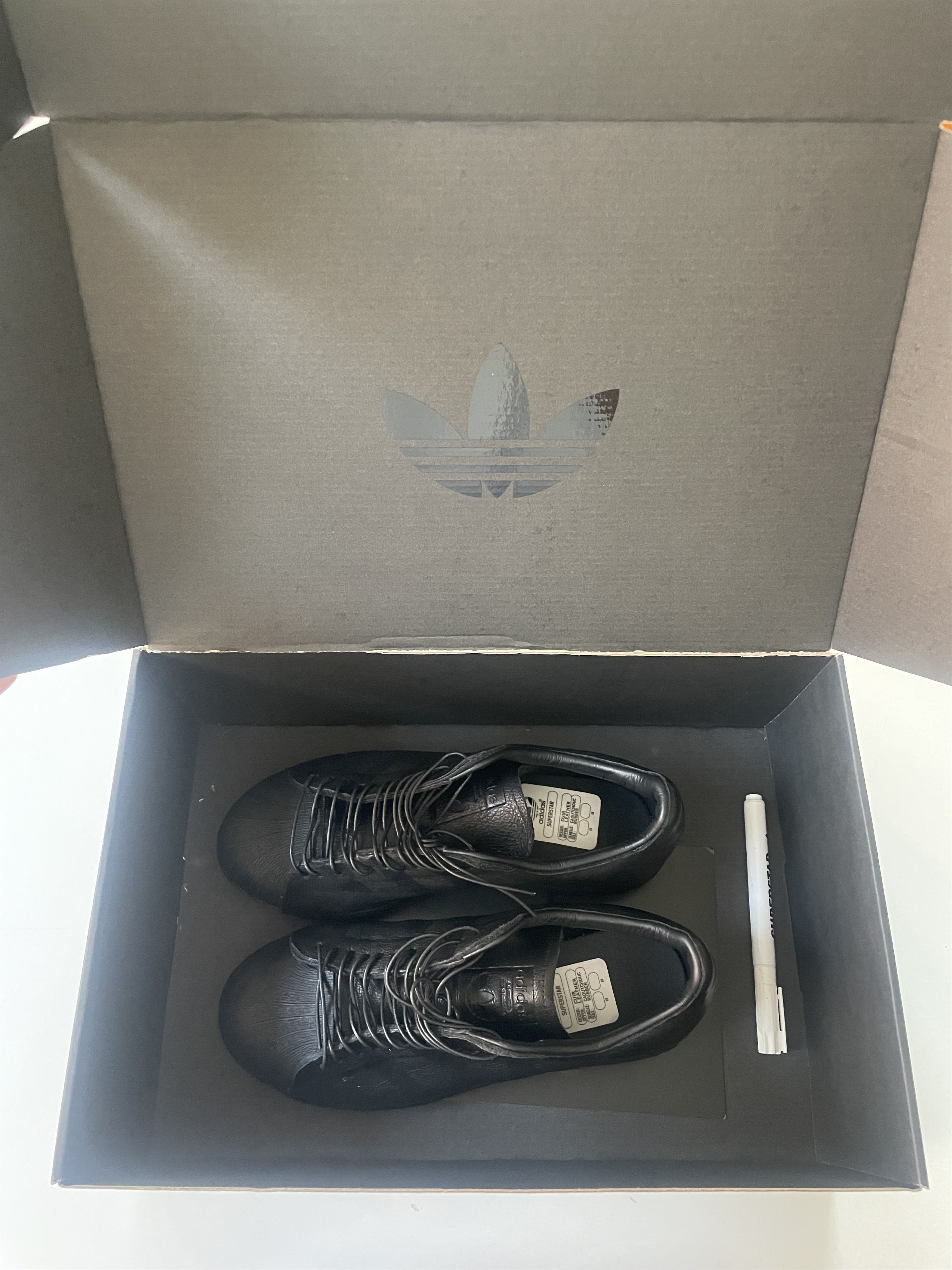 Adidas Adidas Superstar Size US 9 / IT 39 - 2 Thumbnail