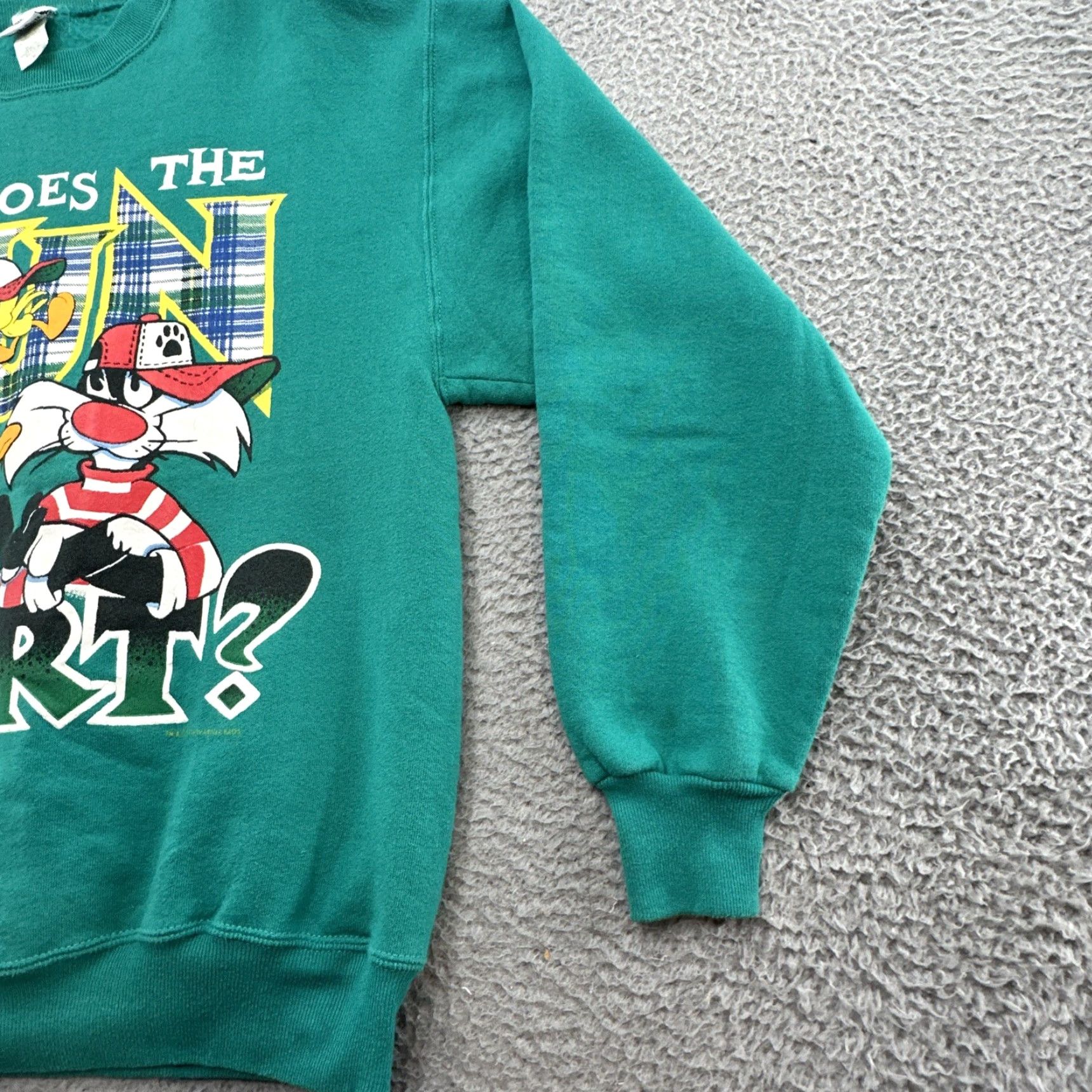 Vintage VINTAGE Looney Tunes Crewneck Shirt Mens M Green USA Daffy Tweety 1990s Size US M / EU 48-50 / 2 - 7 Thumbnail