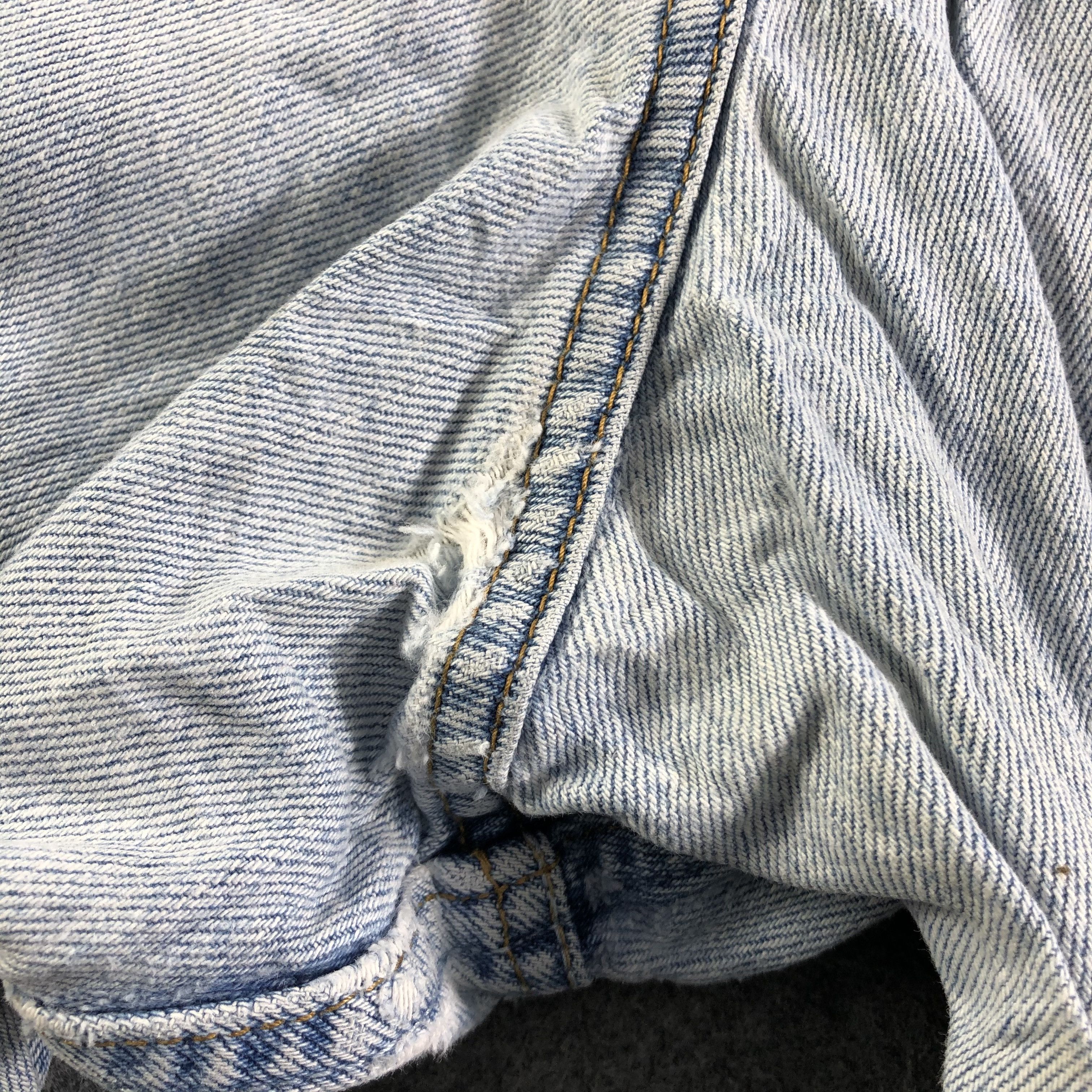Levi's 90s Vintage Light Wash Levis 550 Jeans-J3105 Size US 35 - 7 Thumbnail