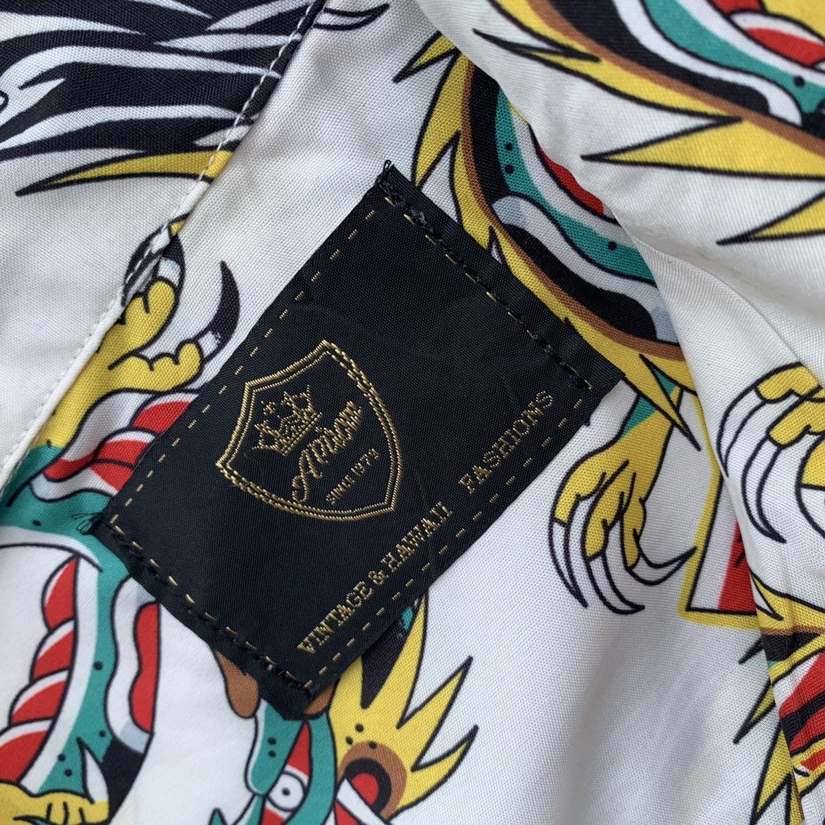 Japanese Brand Y2k printing shirt button dragon affliction sunsurf Size US M / EU 48-50 / 2 - 3 Thumbnail