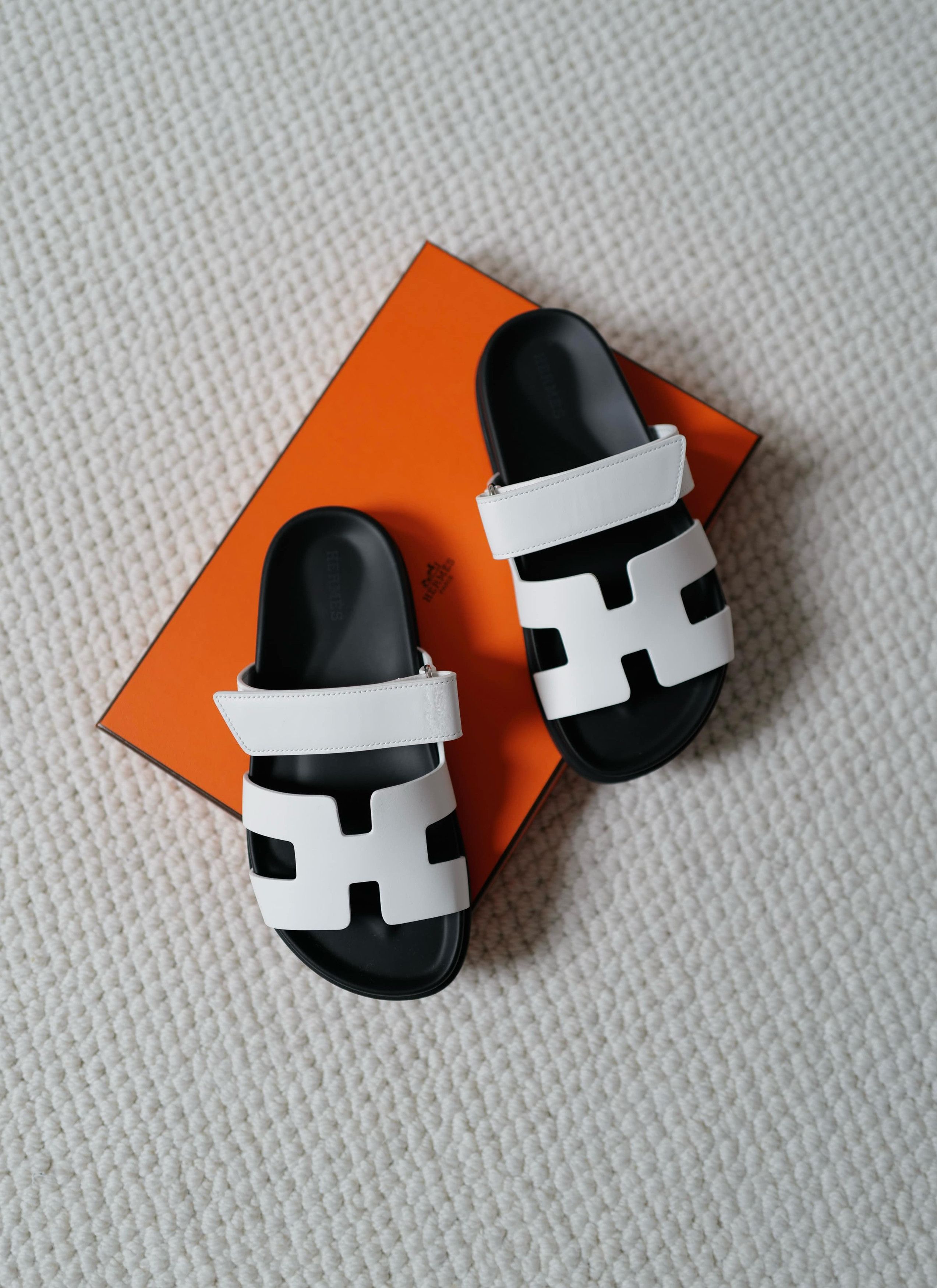 Hermes Hermes Chypre Sandal White Black Leather Fullbox Size US 5 / IT 35 - 4 Thumbnail