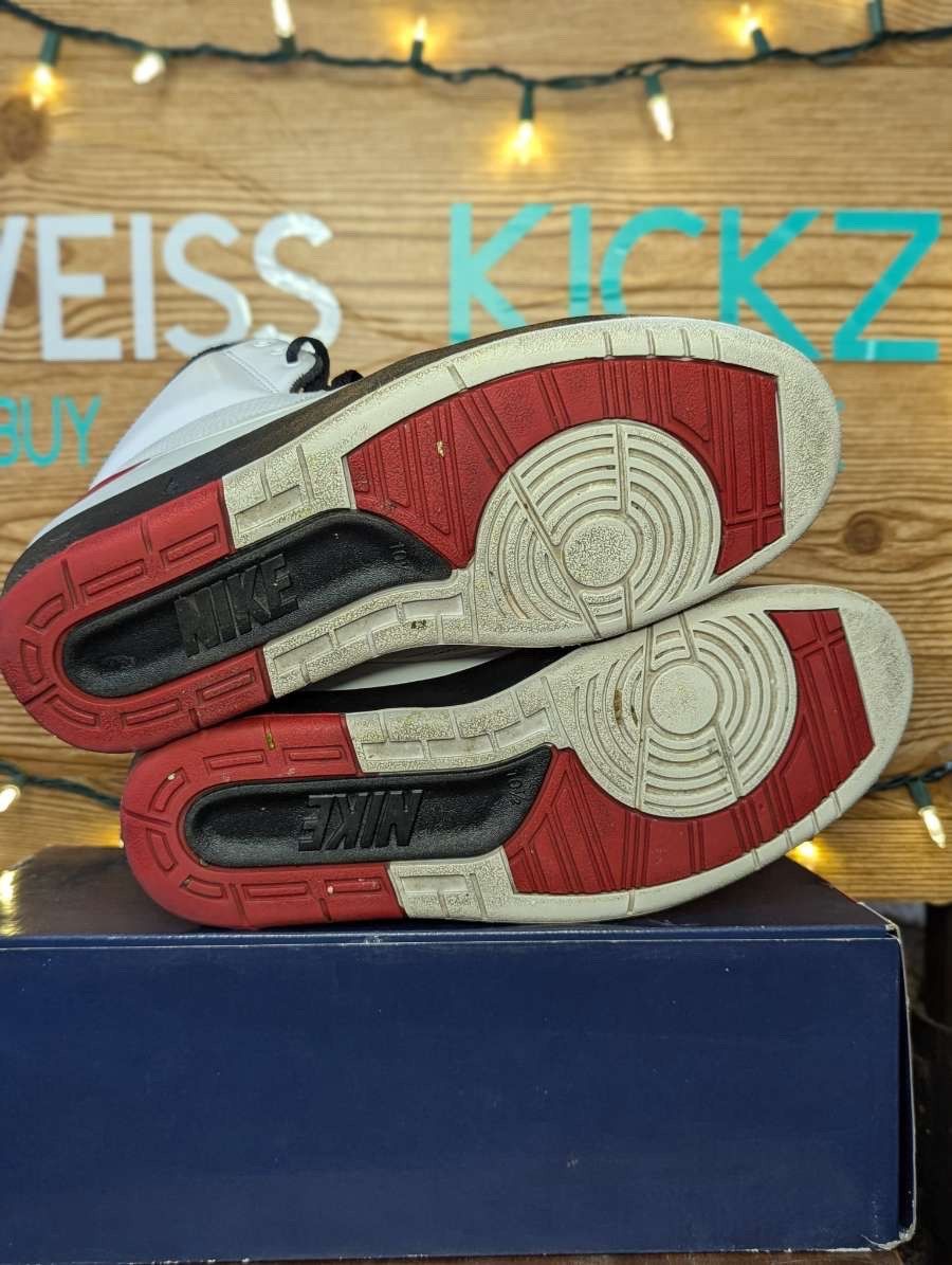 Jordan Brand Jordan 2 Chicago Size US 10.5 / EU 43-44 - 7 Thumbnail