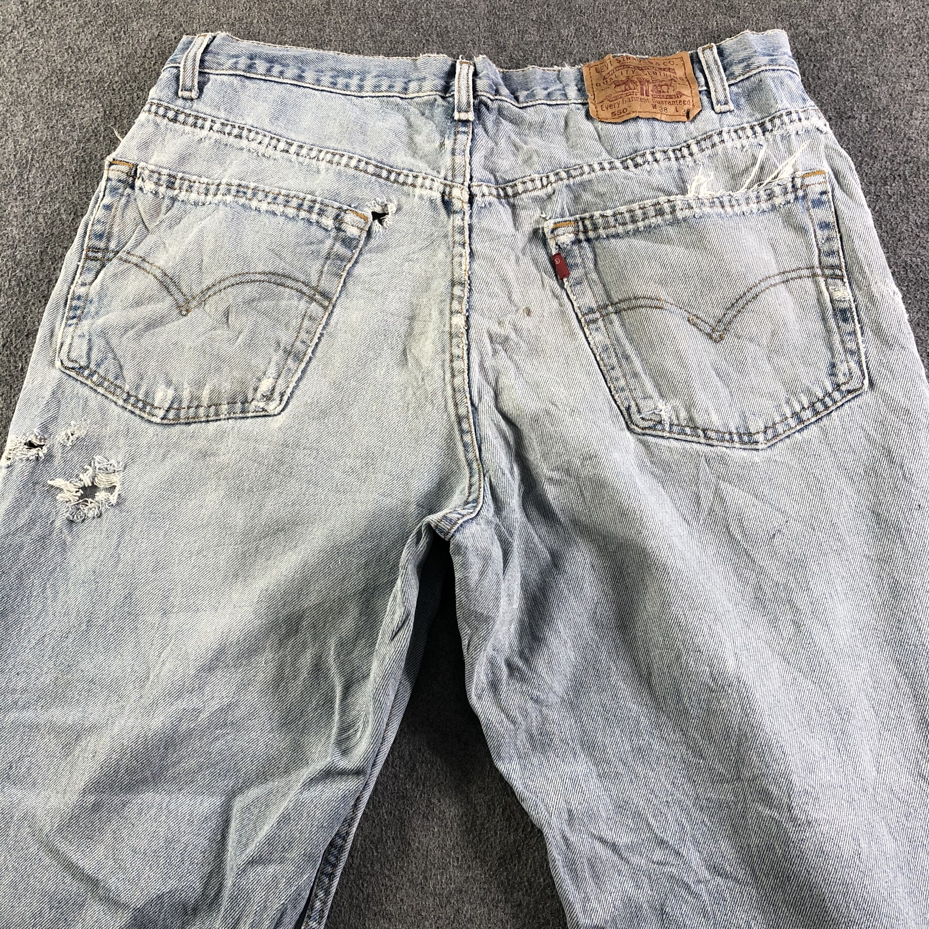 Levi's Vintage 90s Light Wash Levis 550 Jeans-J4193 Size US 37 - 4 Thumbnail