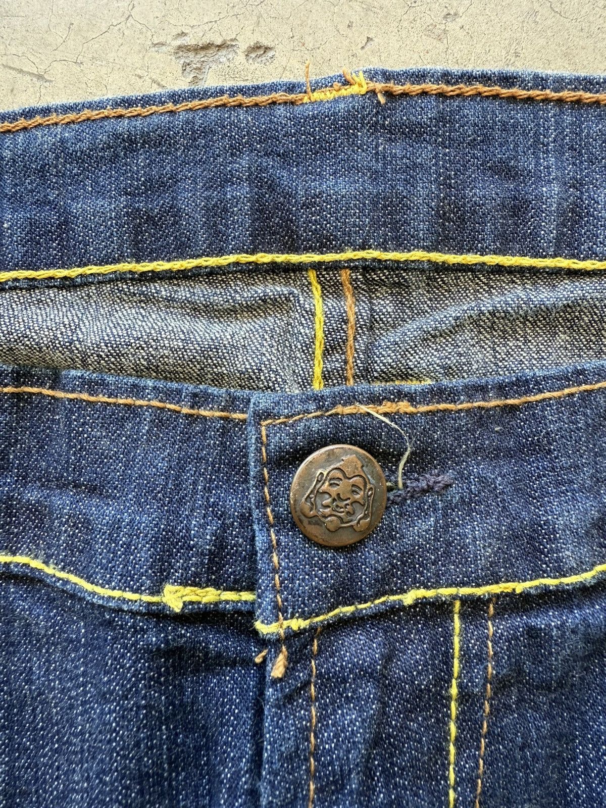 Evisu Women’s Evisu vintage denim jeans size 6 us y2k 00s Size 28" / US 6 / IT 42 - 3 Thumbnail