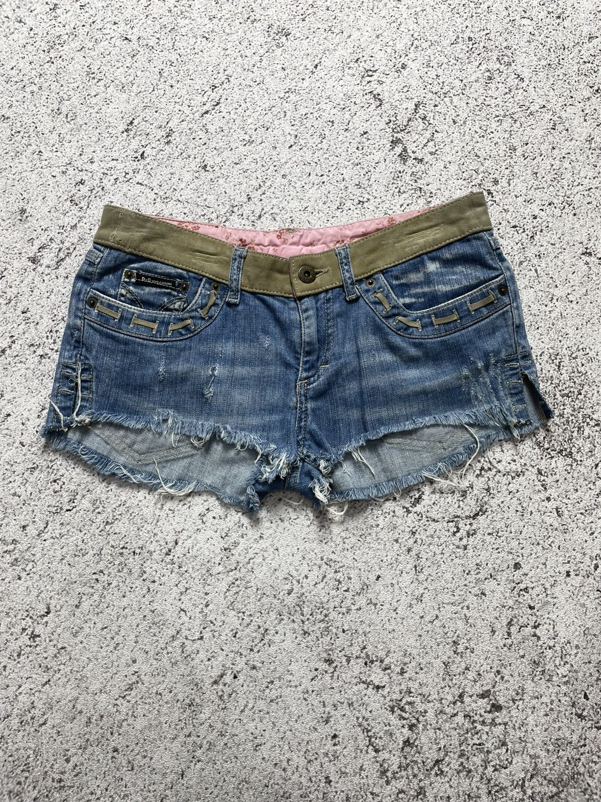 Dolce & Gabbana 2000s Dolce & Gabbana - Faded Distressed Mini Skirt Size 26" / US 2 / IT 38 - 2 Thumbnail