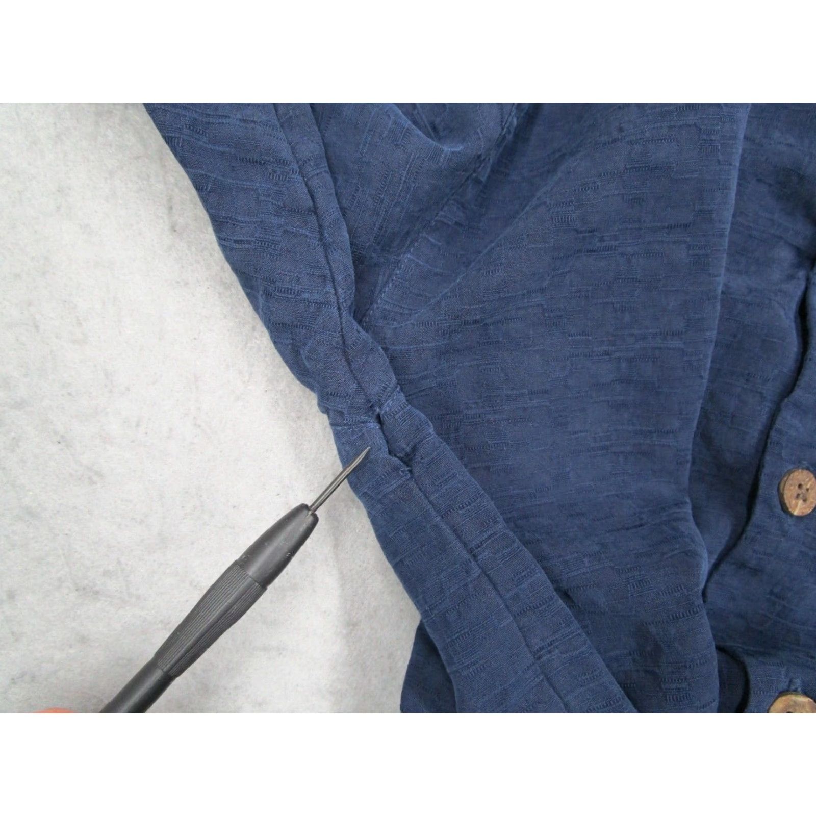 Tommy Bahama VINTAGE Tommy Bahama Shirt Mens Large Blue Button-Up Silk Camp Hawaiian 2004 Holiday Design Embroidered Back Holiday Survival Kit Christmas Seasonal Size US L / EU 52-54 / 3 - 4 Thumbnail