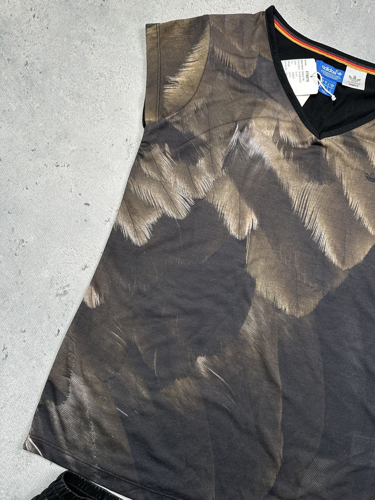 Adidas Adidas Originals Eagle Print Sample Tee & Shorts Set Rare Size 28" / US 6 / IT 42 - 3 Thumbnail