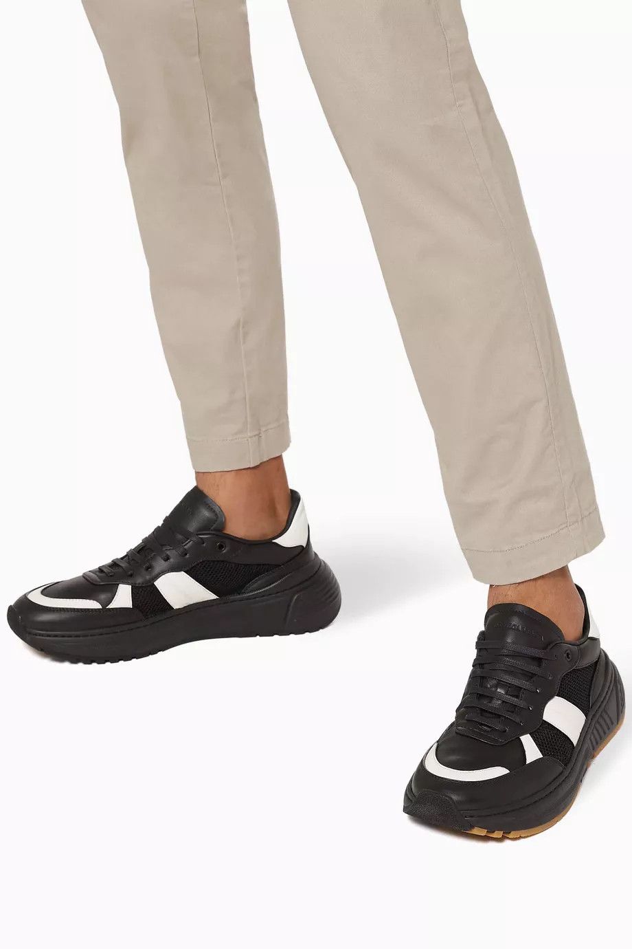 Bottega Veneta o1y0526 Low-Top Sneakers in Black/White Size US 8 / EU 41 - 5 Thumbnail