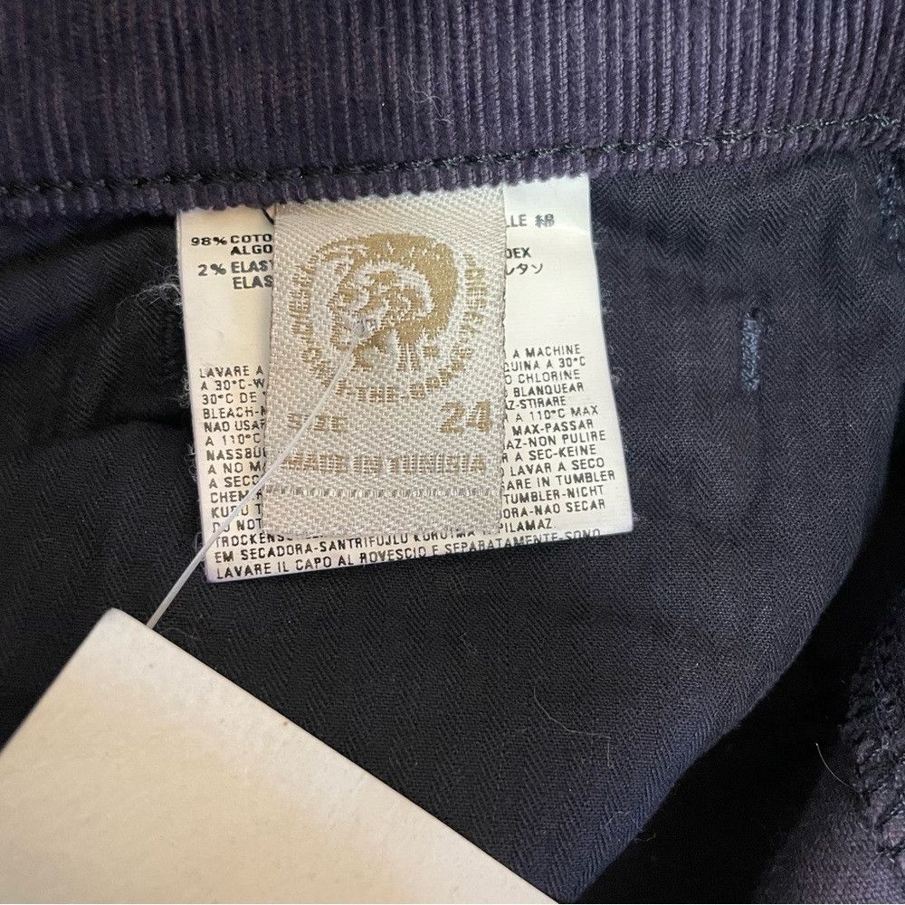 Diesel NWT New Diesel Straight Leg Corduroy Purple Pants Size 24 Size 24" / US 00 / IT 34 - 9 Thumbnail