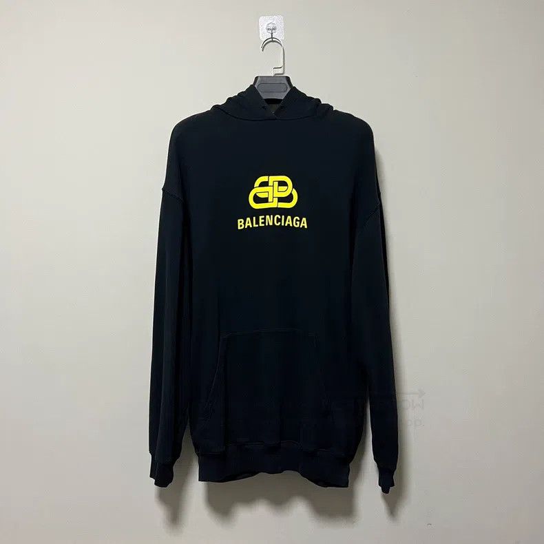 Balenciaga Balenciaga Yellow Buckle Letter Logo Hoodie Size US XXS / EU 40 - 1 Thumbnail