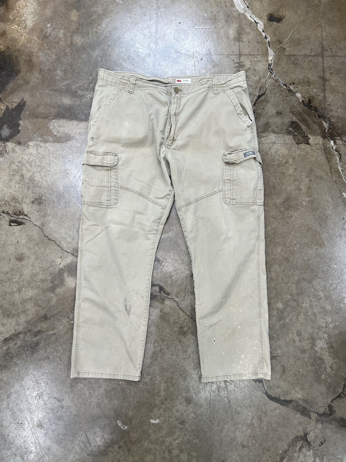 Vintage × Wrangler Vintage Wrangler Khaki Cargo Pants Relaxed Fit sz. 42x32 Size US 42 / EU 58 - 2 Thumbnail