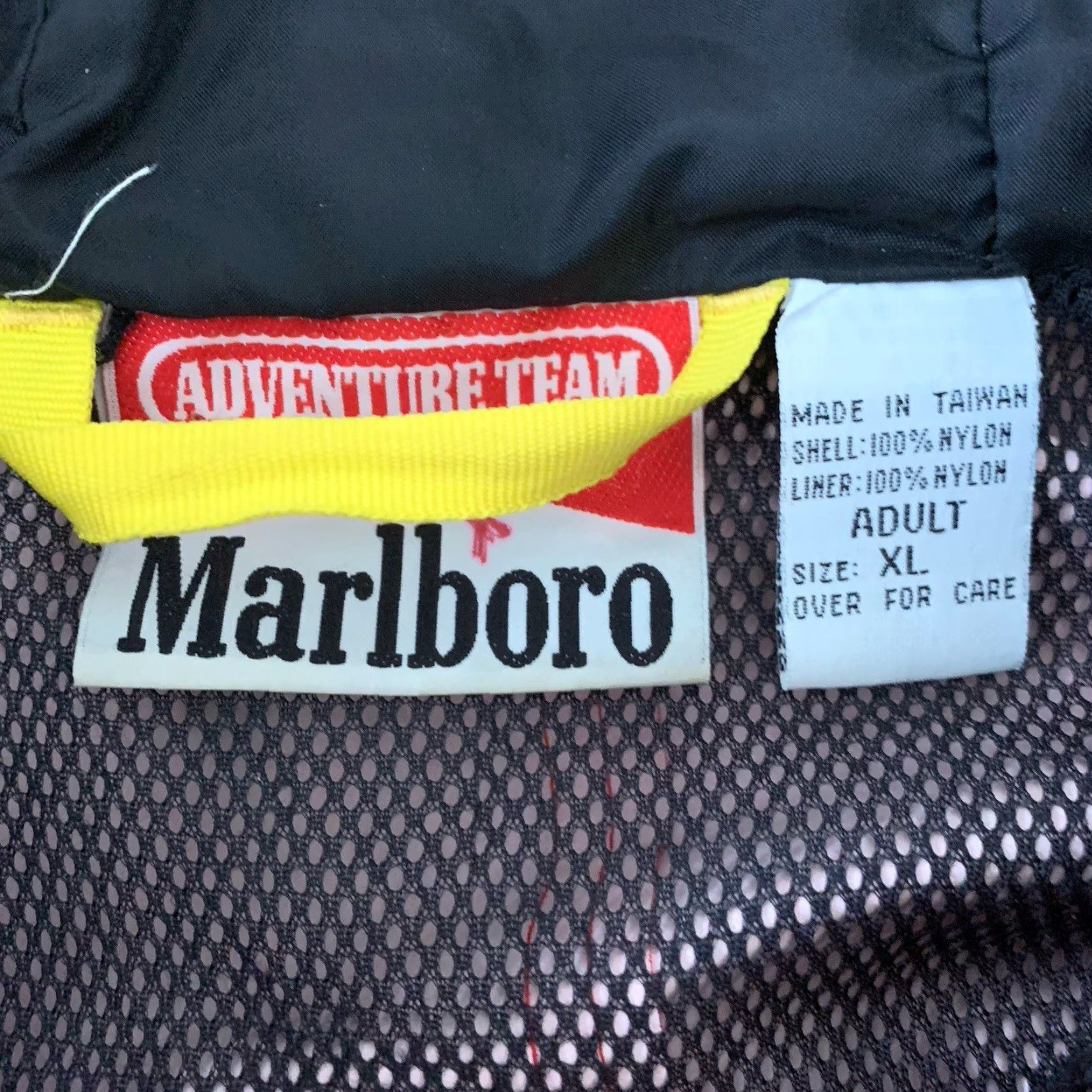 Marlboro VINTAGE Marlboro Adventure Team Jacket Mens XL Red Hooded Parka Windproof Insulated Full Zip Size US XL / EU 56 / 4 - 2 Thumbnail