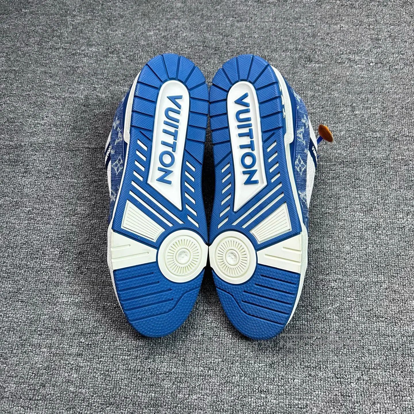 Louis Vuitton Louis Vuitton White and Blue Denim Casual Sneakers| Size US 11.5 / EU 44-45 - 7 Thumbnail