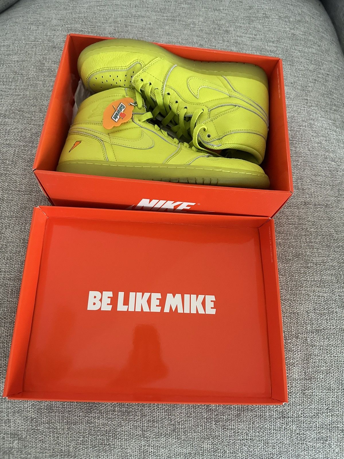 Jordan Brand Jordan 1 Retro High Gatorade Cyber Size US 9.5 / EU 42-43 - 11 Thumbnail