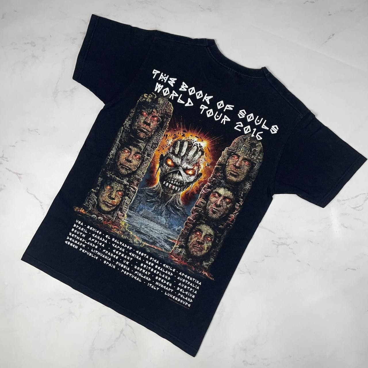 Vintage Vintage X Band Tees X Iron Maiden The Book Of Souls Tour Tee Size US S / EU 44-46 / 1 - 11 Thumbnail