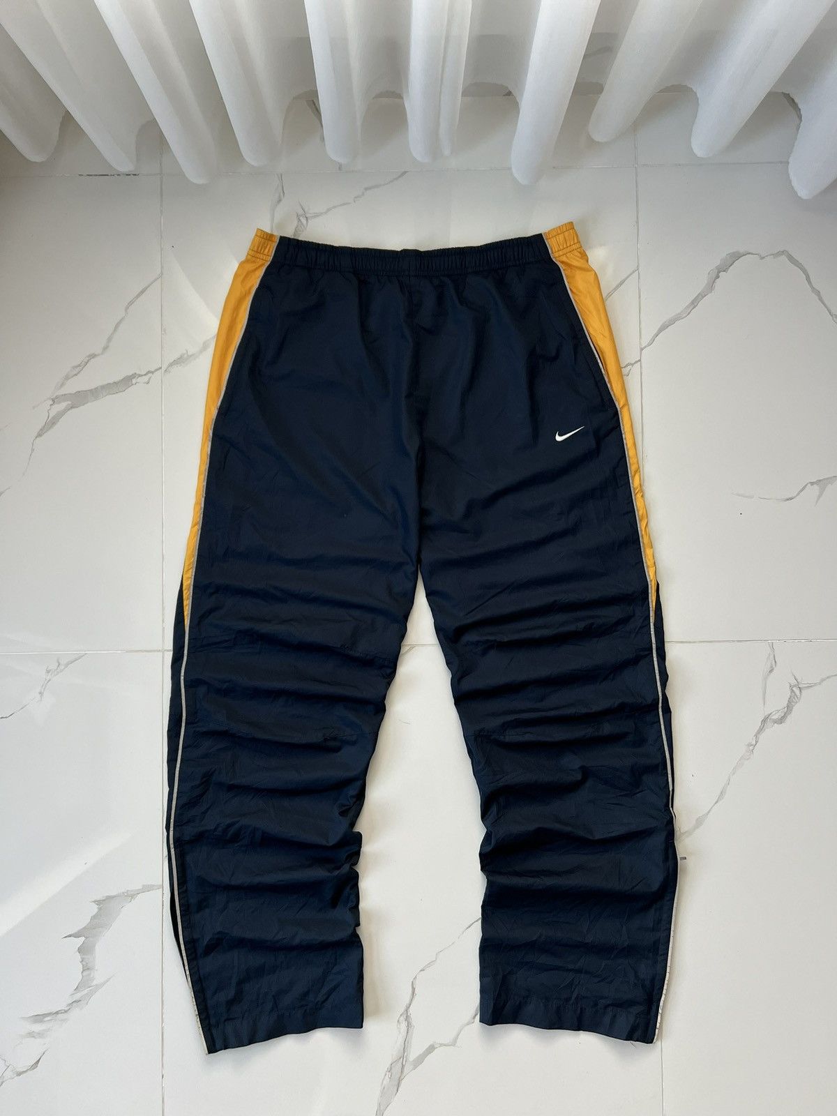 Nike 00’s NIKE SWOOSH LOGO BAGGY Y2K TRACK PANTS GORPCORE Size US 34 / EU 50 - 1 Thumbnail