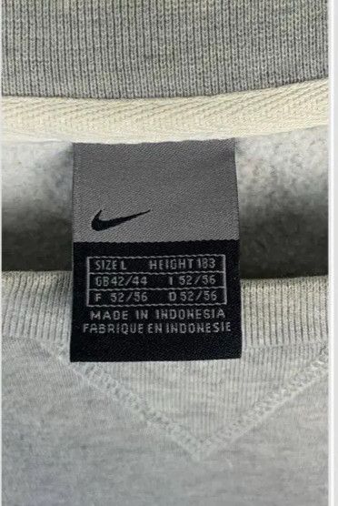 Nike Vintage Nike Center swoosh Small Logo Sweatshirt Size US L / EU 52-54 / 3 - 6 Thumbnail