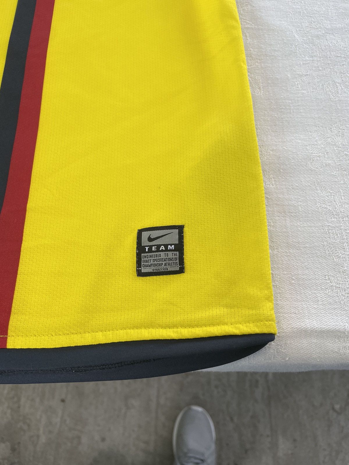 Nike Barcelona 2008/2009 Away Football Shirt Nike Soccer Jersay Size US M / EU 48-50 / 2 - 6 Thumbnail