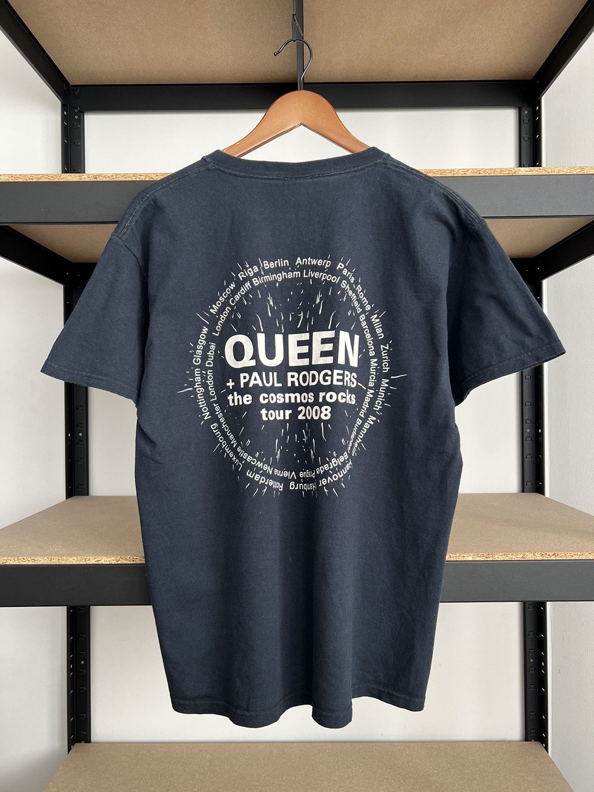 Band Tees Vintage 2008 Queen Paul Rodgers The Cosmos Rocks Tour Tshirt Size US L / EU 52-54 / 3 - 2 Thumbnail