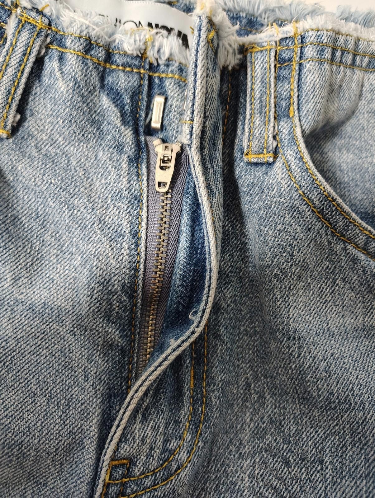 Fashion Nova Fashion Nova Straight Wide Leg Jeans Size 7 Light Blue Wash Size 28" / US 6 / IT 42 - 4 Thumbnail