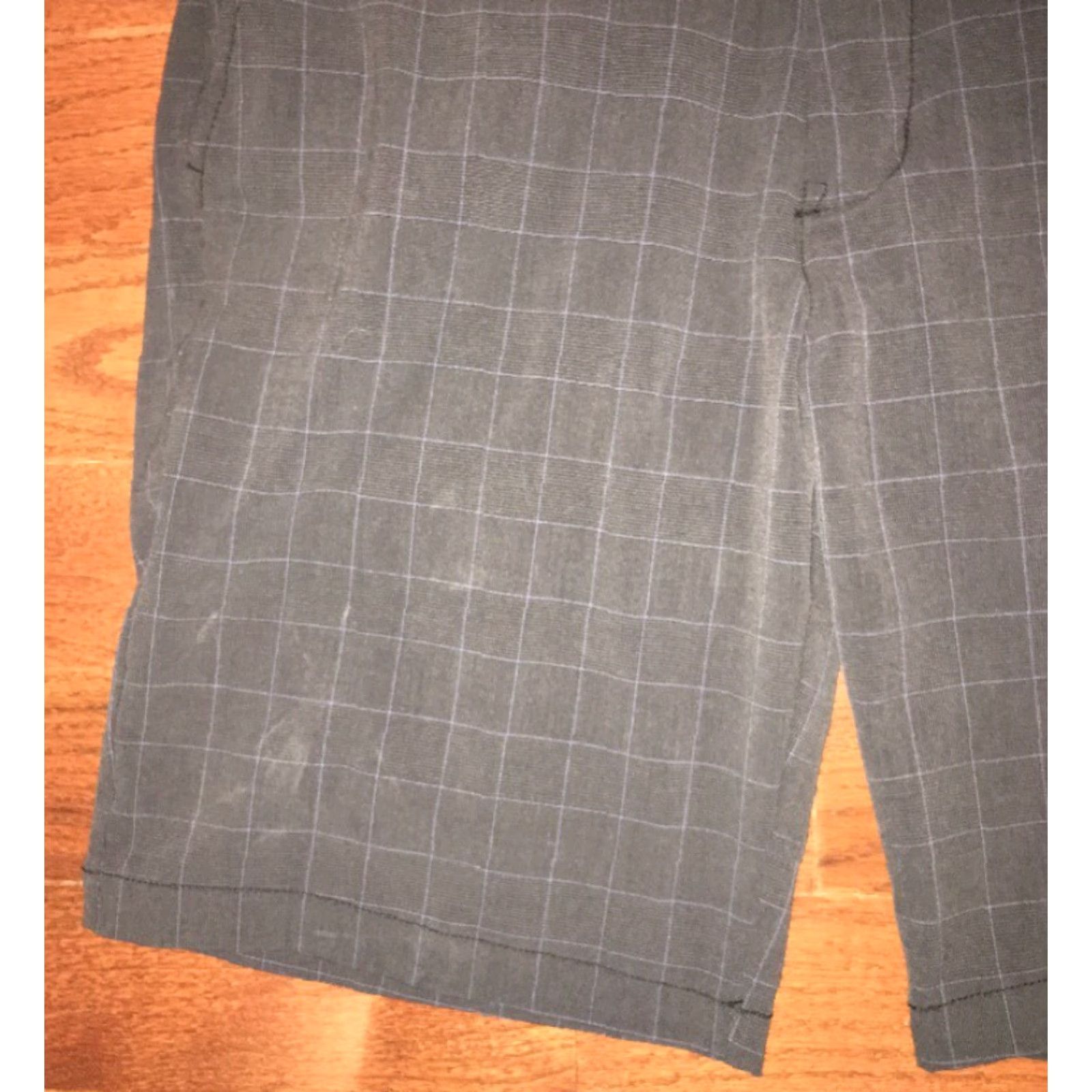 TravisMathew Travis Matthew Mens Casual Golf Shorts Size 32 Gray Check Polyester Blend Casual Shorts Sports Golf Mens Size US 32 / EU 48 - 3 Thumbnail