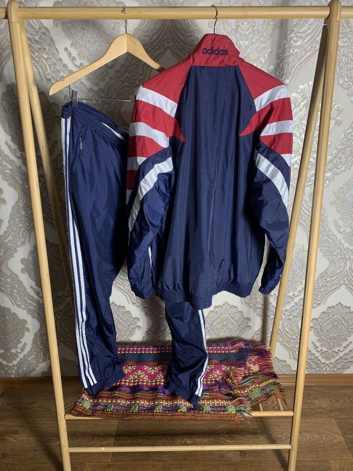 Adidas VINTAGE ADIDAS ORIGINAL EQUIPMENT RETRO SUIT CASUAL Y2K 90s Size US L / EU 52-54 / 3 - 13 Thumbnail