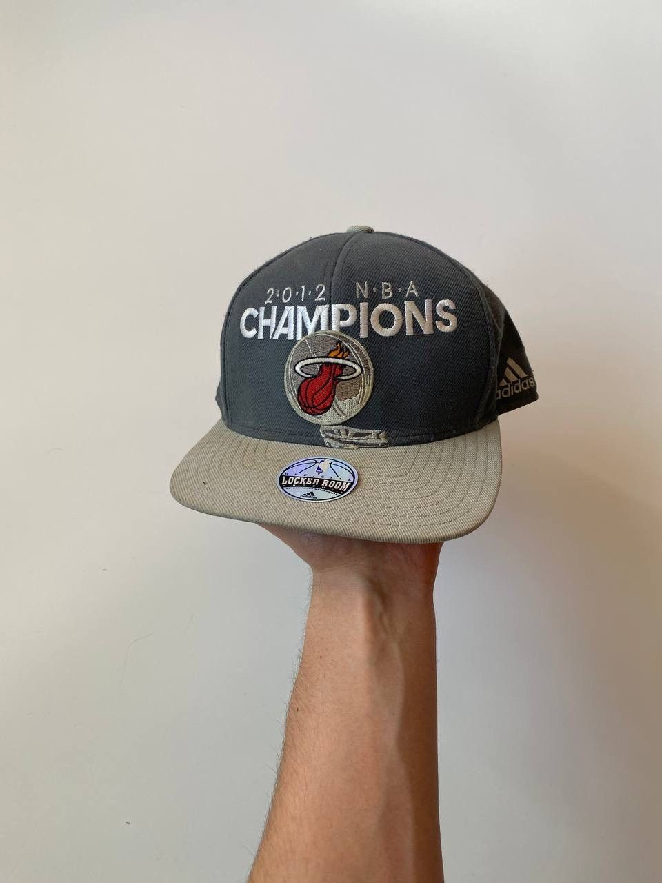 NBA Vintage NBA Adidas Cap Miami Hits Champions 2012 Size ONE SIZE - 1 Thumbnail