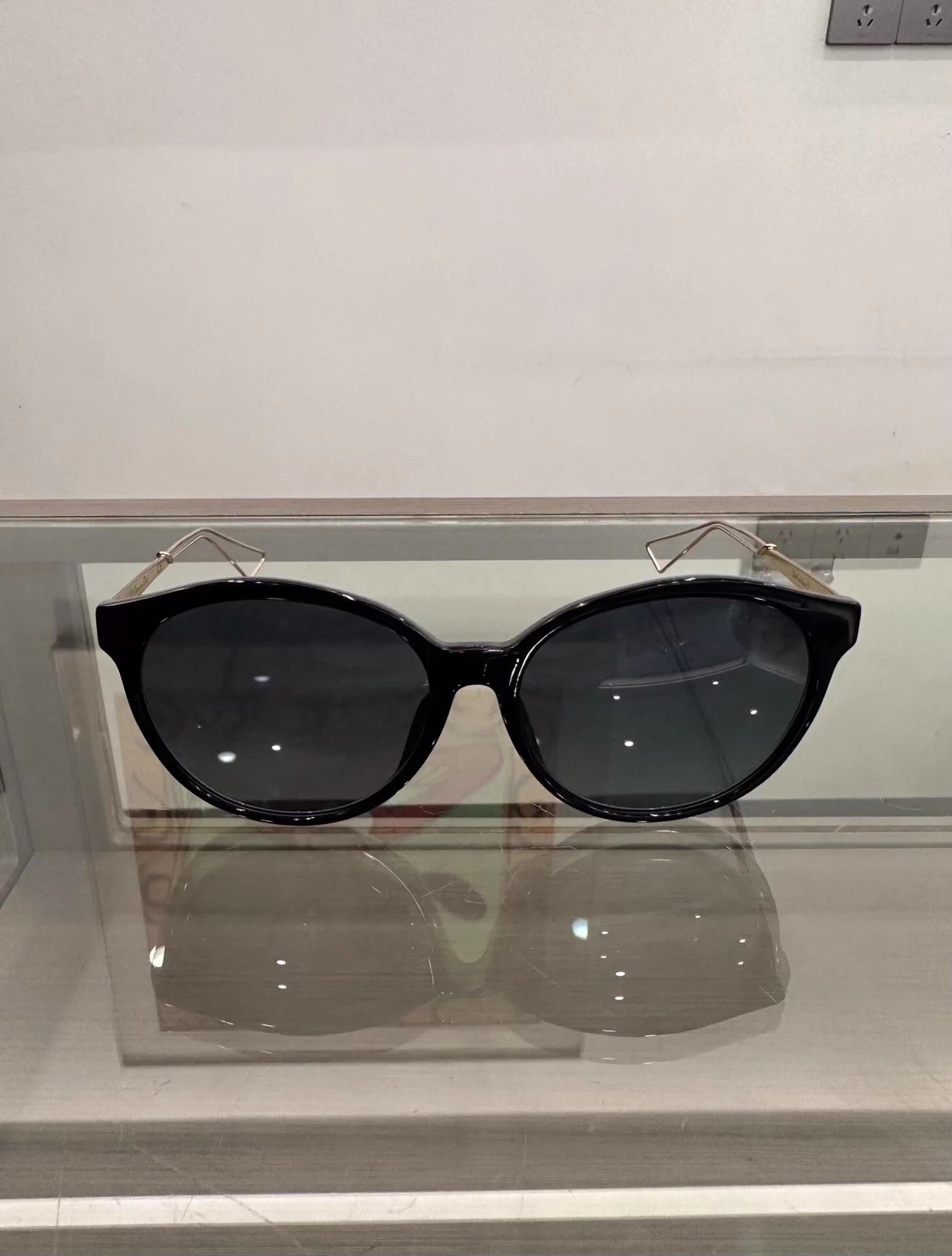 Dior Dior black side gold logo shades Size ONE SIZE - 3 Thumbnail
