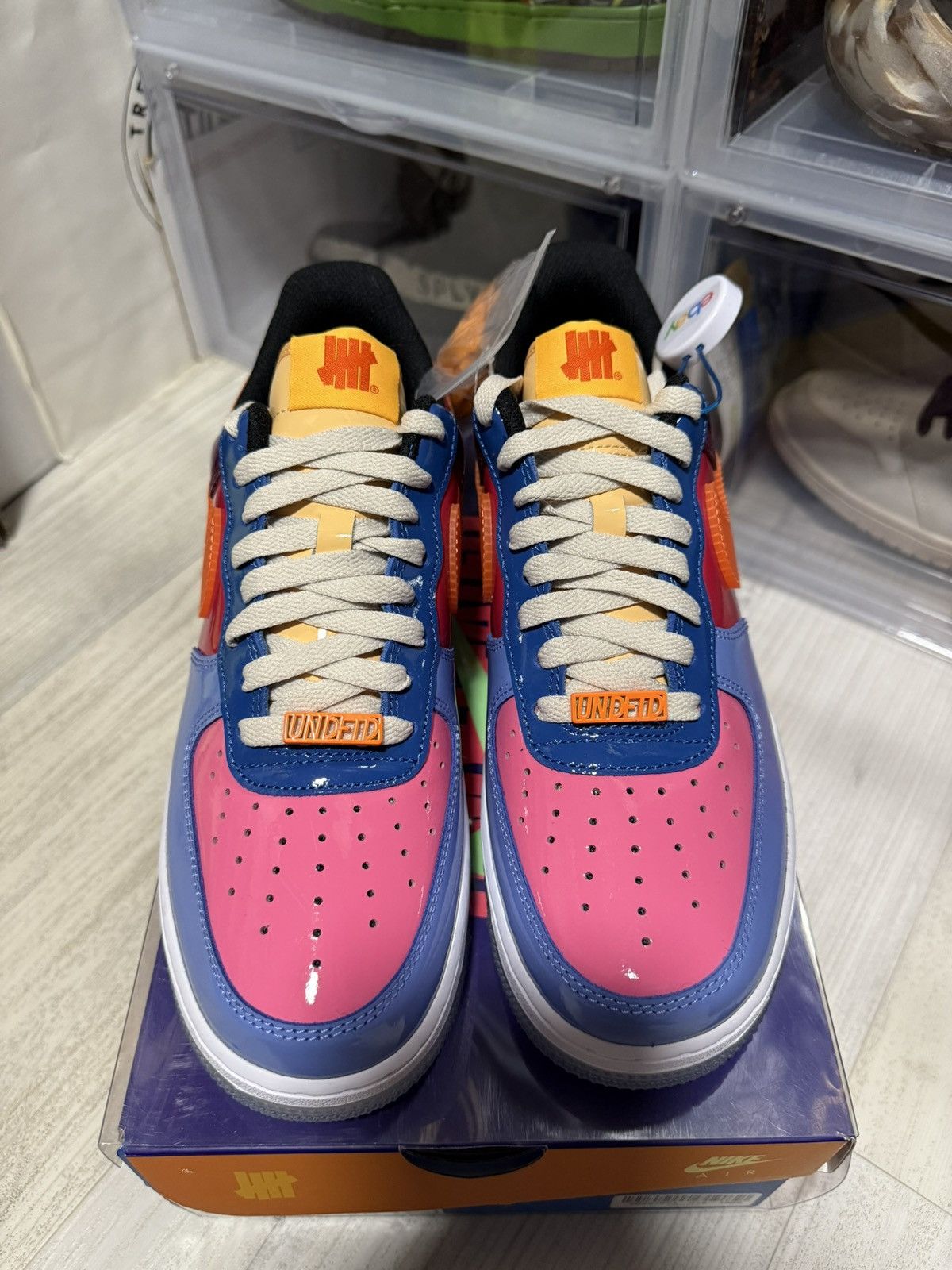 Nike × Undefeated Undefeated Nike Air Force 1 Low Multi Patent Total Orange Size US 8 / EU 41 - 4 Thumbnail
