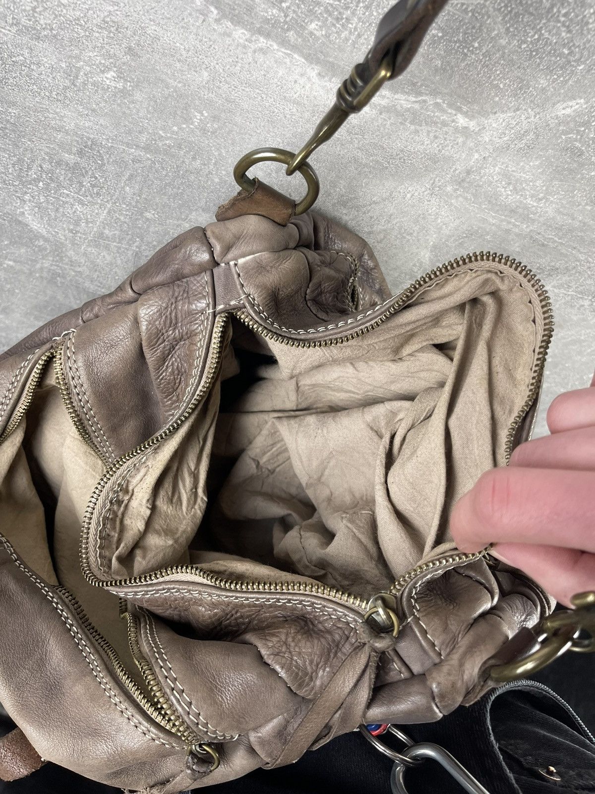 Genuine Leather Officine 11 Artisanal Handcraft Leather Shoulder Bag Size ONE SIZE - 15 Thumbnail
