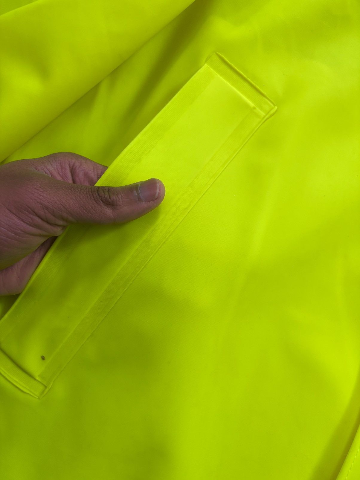Vetements Vetements SS18 Logo Raincoat Size US M / EU 48-50 / 2 - 4 Thumbnail