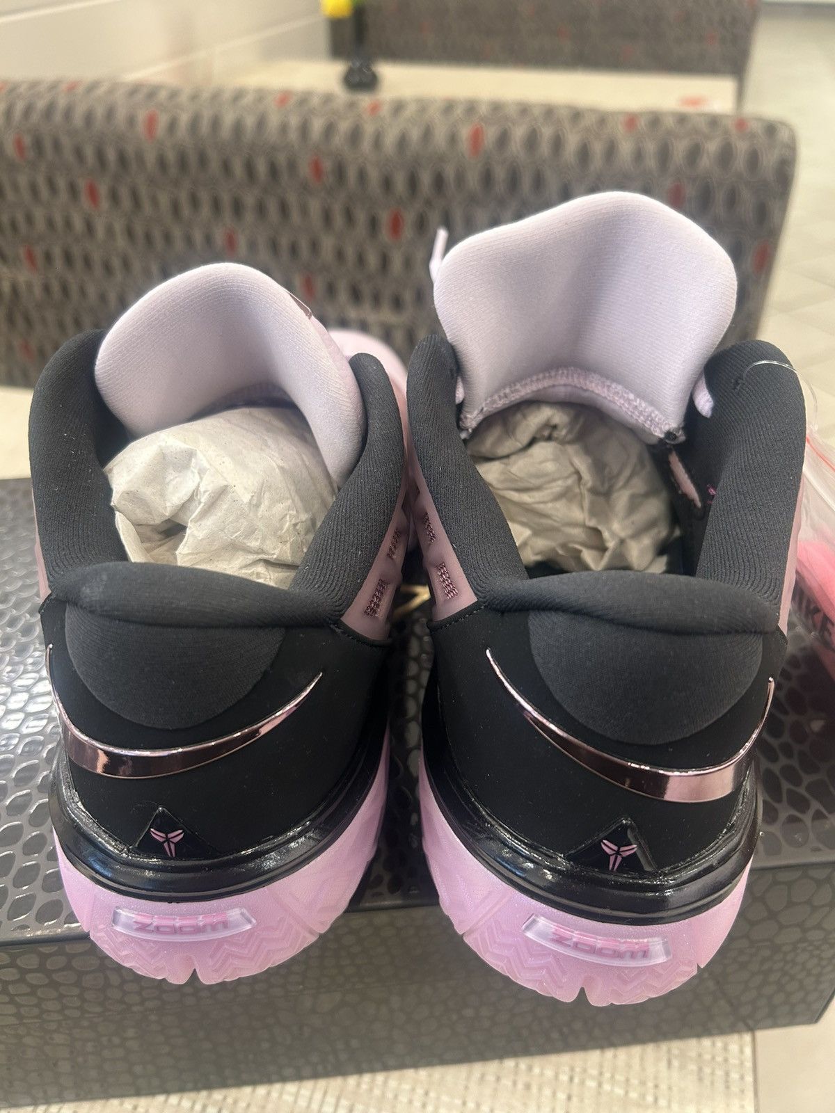 Nike Nike Kobe 3 Low Protro Pink Quartz Sz-9 All Sizes Available Size US 9 / EU 42 - 4 Thumbnail