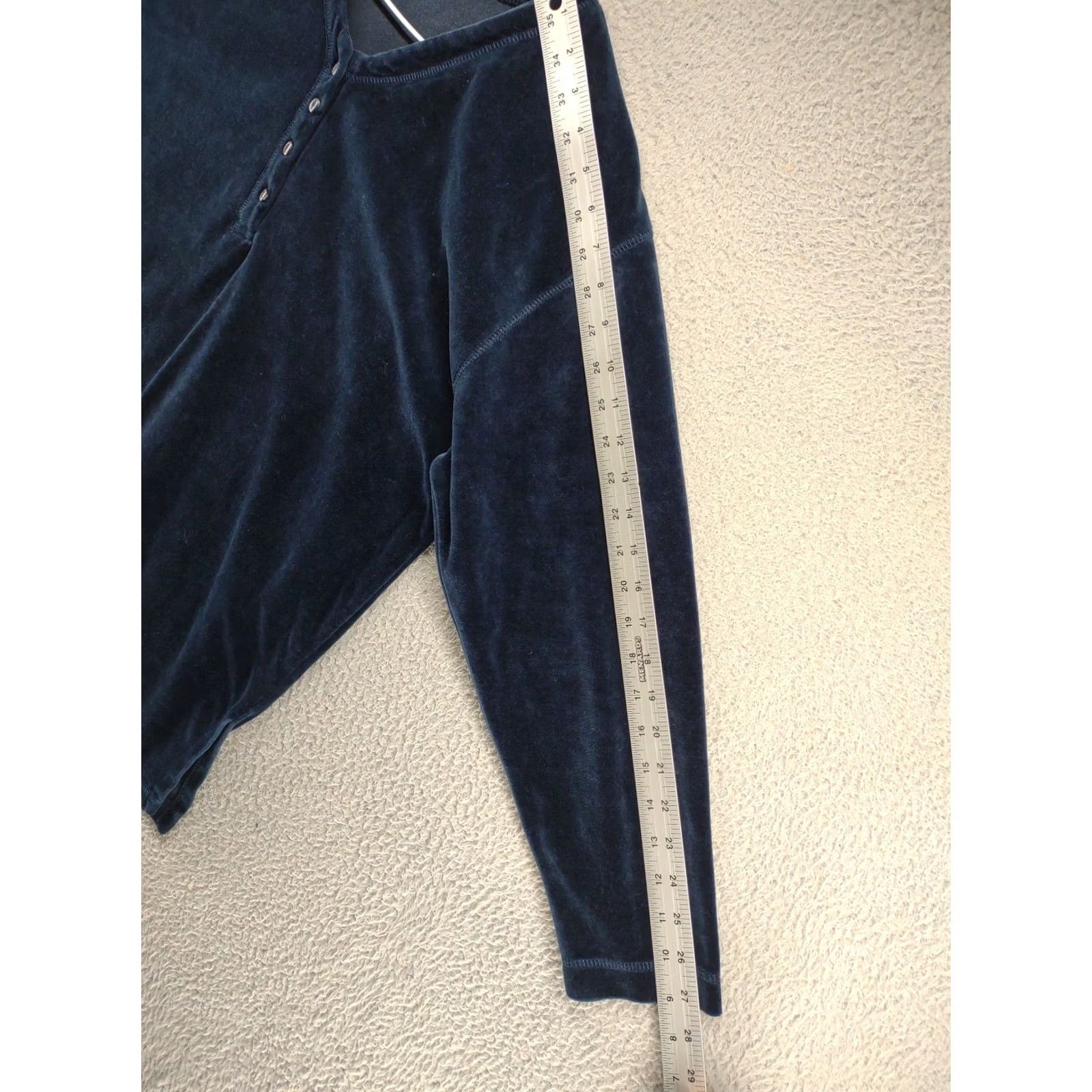 Croft & Barrow Croft & Barrow Women's Blue Velvet Velour Long Sleeve 1/4 Button Sweater Size L Size L / US 10 / IT 46 - 7 Thumbnail