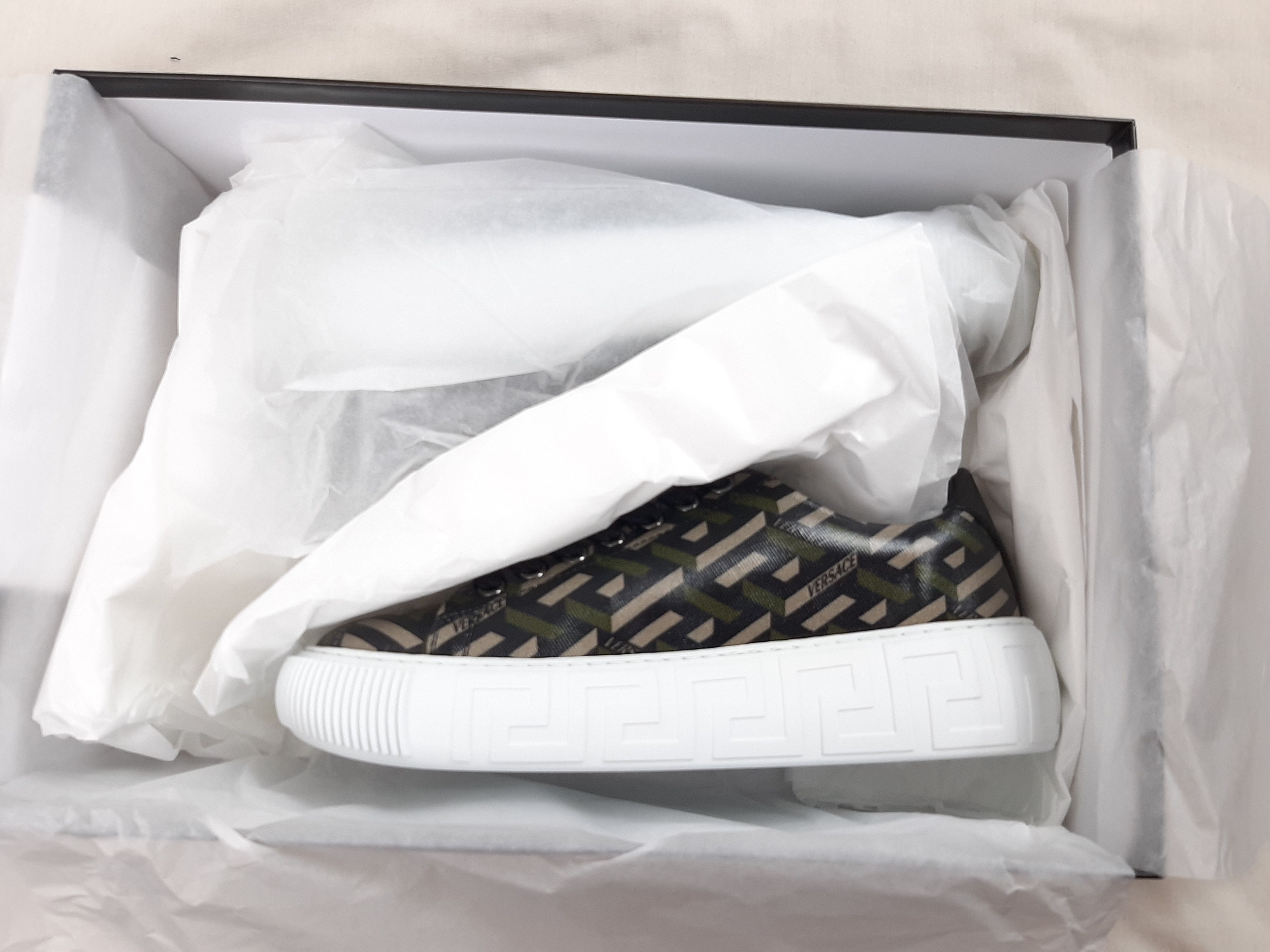 Versace Versace Greca Low Top Sneakers Women's Size US 7 EU 37 Size US 7 / IT 37 - 15 Thumbnail
